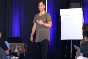 《高共振沟通》提高社交技巧的课程 朱利安