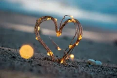 《两性关系指南》：男女交往最舒服模式解析