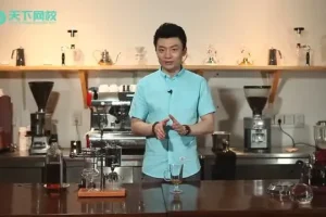 咖啡师必备：从设备到花式咖啡制作全攻略