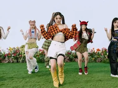 NMIXX《Love Me Like This》[高清1080P/MP4/480MB]